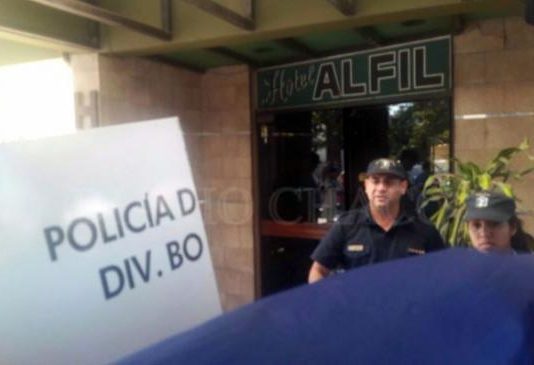 Hallan en un hotel alojamiento a un policía y una nena de 13 años muertos