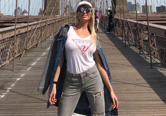 Photoshop bruto: Vicky se abusó tanto que modificó el paisaje