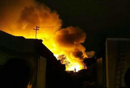 Video: así fue el incendio que consumió el aserradero de calle Asunción