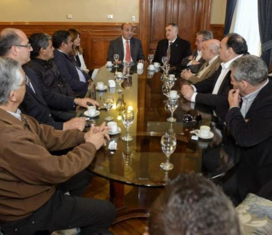 Manzur apela a la unidad del PJ y modera el discurso