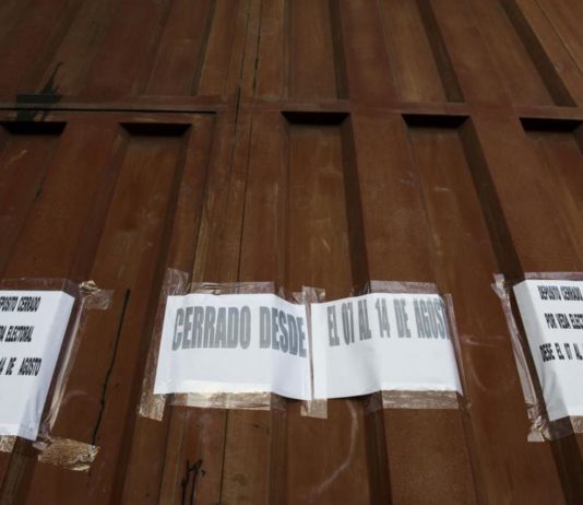 “No quieren ayudar; lo hacen por la elección”, afirmó Manzur