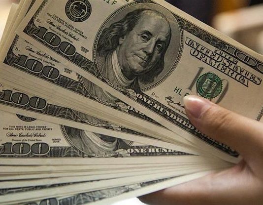 El dólar opera estable a $ 17,58