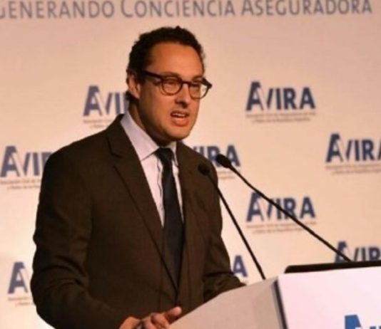 El Gobierno propondrá ajustar las pólizas de seguro de vida por CER