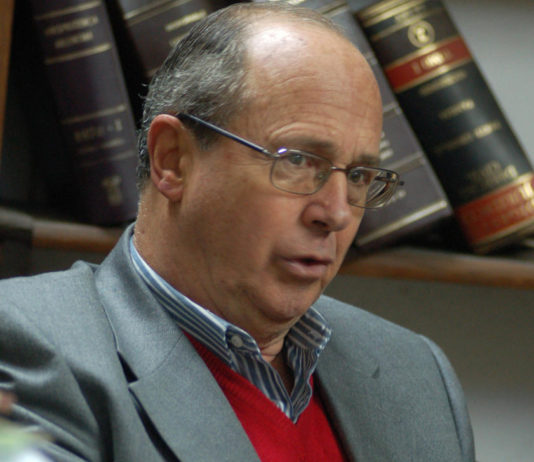 Las dos partes apelarán el fallo contra la reforma constitucional 2006