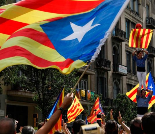 Máxima tensión: Madrid amenaza con intervenir Cataluña