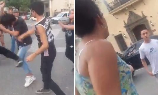 Tremenda pelea en plaza Independencia termina de la peor manera: video