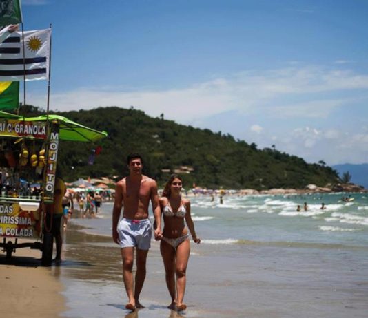 Qué días se volará y cuánto costará el pasaje de Tucumán y Florianópolis