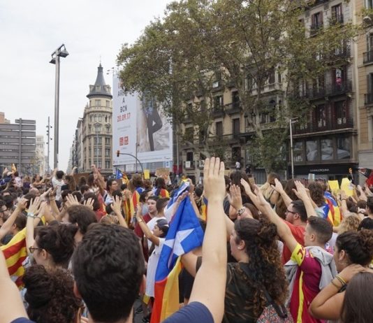 «¡Fuera las fuerzas de ocupación!»: una masiva huelga general paraliza Barcelona