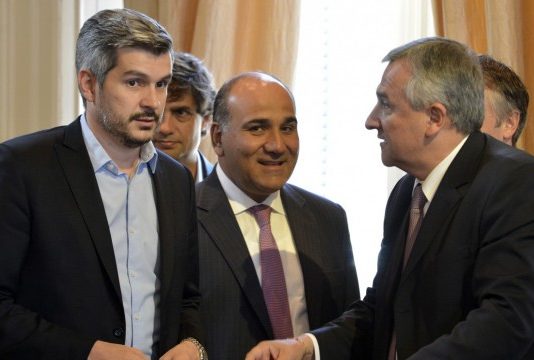 Los gobernadores firmaron el pacto fiscal con Macri y bajan los juicios a cambio de bonos