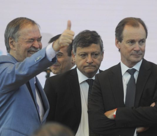 Molestos, los gobernadores se preguntan si manda Macri o Carrió