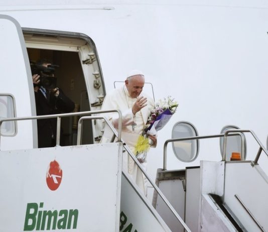 Luego de mostrar su respaldo a los refugiados rohingyas, el Papa cerró su visita a Birmania y Bangladesh