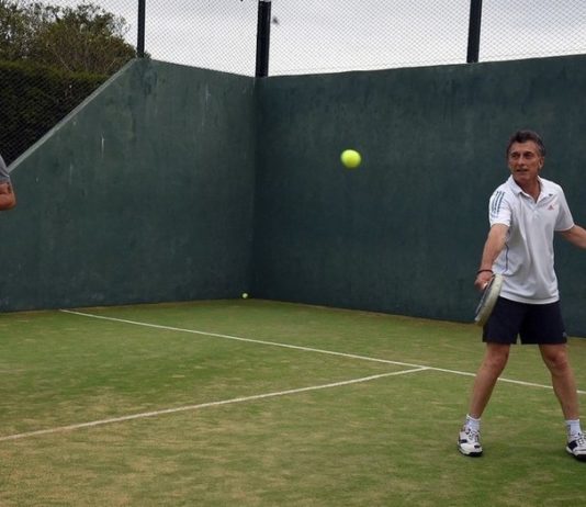 Mauricio Macri se lesionó la columna jugando al pádel en Chapadmalal