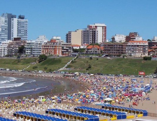 Vacaciones: alquilar en la costa, mínimo, un 25% más caro