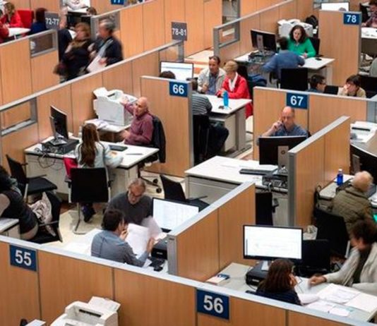 En dos meses, eliminaron unos 10.600 empleos en el sector público