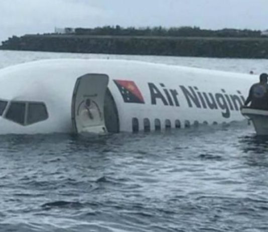 Despegó y durante el vuelo, terminó en una laguna de Micronesia