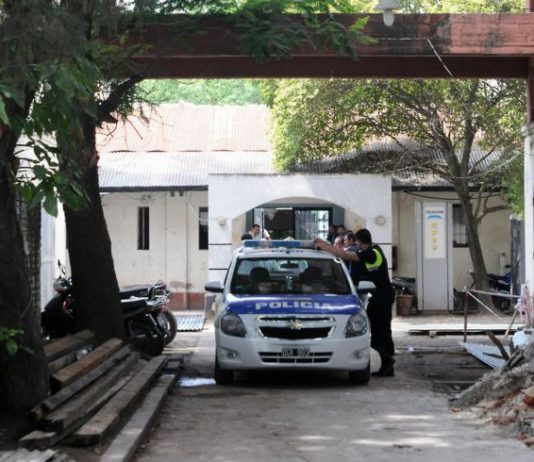 Un interno intentó apuñalar a un policía en el Instituto Roca