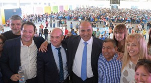 El Gobernador saludó a los trabajadores de la sanidad en su día