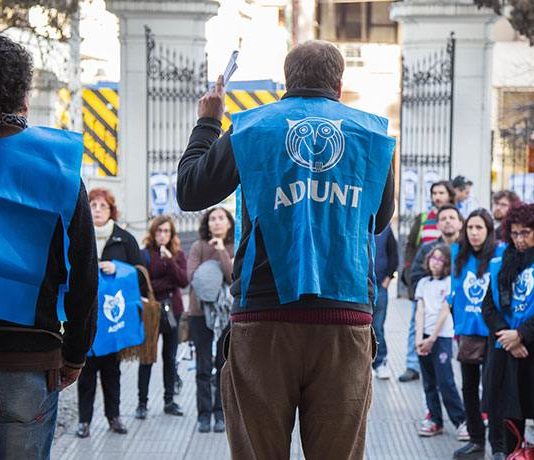 A Adiunt les preocupa los días de clases perdidos pero confirman el paro