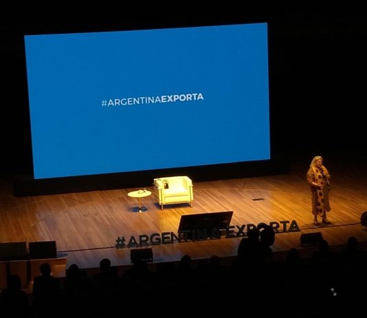 Carrió: “Me voy a amigar con Macri cuando me lo saque a Garavano”