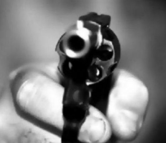 Tuvo una discusión con una vecina y recibió un disparo