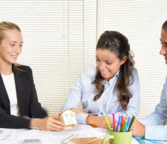 Según la OIT, el salario de las mujeres es de un 20% menor que los hombres