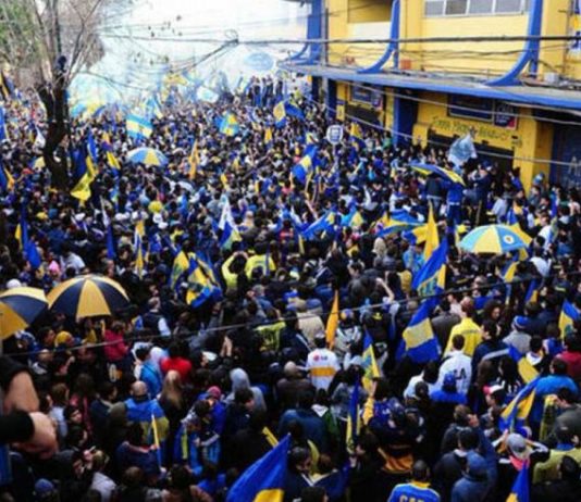La policía porteña maltrató a los hinchas de Boca que quisieron festejar su día en ol Obelisco