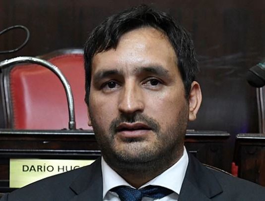 Un senador de La Cámpora fue acusado por abuso sexual y renunciará a su banca