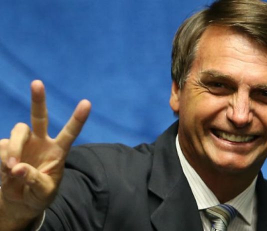 Bolsonaro felicitó a un policía que mató a un ladrón