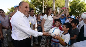 Alberdi estrenó una nueva pista de salud, red de agua e iluminación