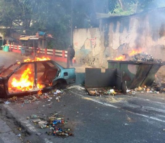 Un grupo de policías se alzó contra Nicolás Maduro