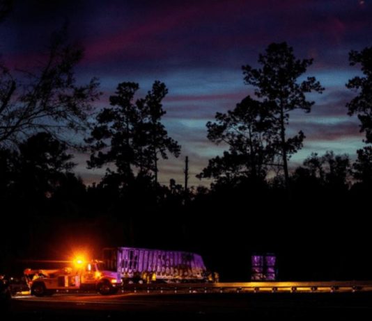 Chocó una camioneta con nenes que iban a Disney: hubo 7 muertos
