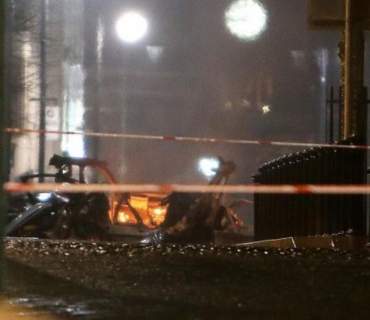Explotó un coche bomba cerca de un juzgado en Irlanda