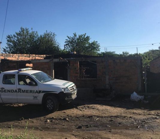 200 gendarmes coparon por tierra y aire un barrio de Villa Carmela