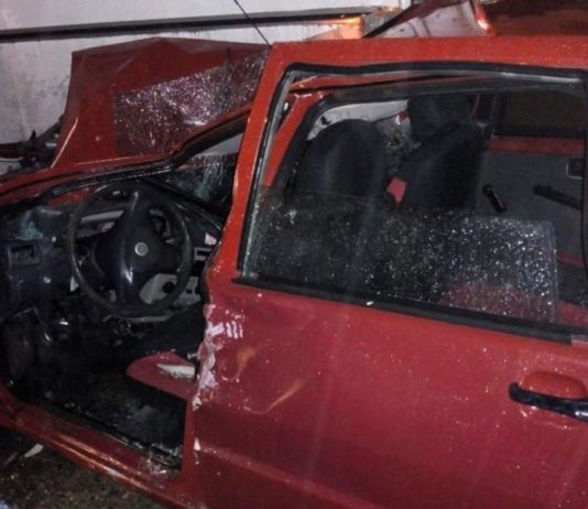 Los Vallistos: un choque entre un auto y un colectivo dejó un herido
