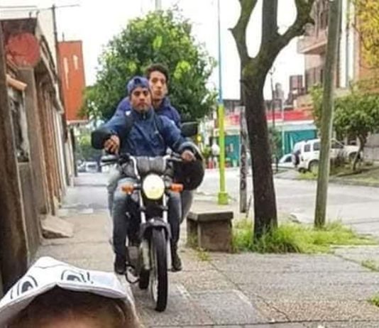 Se entregaron los motochorros que habían sido filmados cuando atacaban a una familia