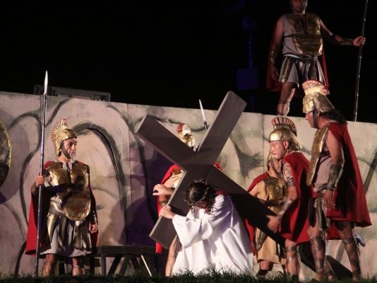 “Vida y Pasión de Dios Hombre” en el parque 9 de Julio