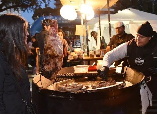 Feria gourmet “Grandes Sabores” en el parque Avellaneda
