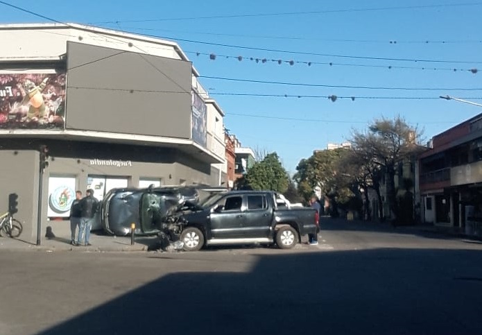 Impactante choque en San Martín y José Colombres_5cead4594e00f.jpeg
