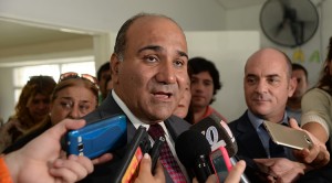 Manzur saludó a los periodistas en su día