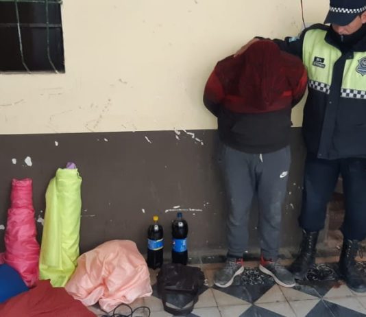Lo atraparon in fraganti robando en una escuela de Tafí Viejo