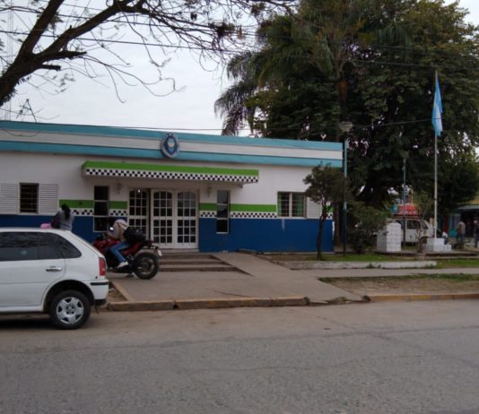 Lo lincharon por robar a cuatro personas en la parada, llevaba un arma de juguete