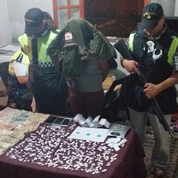 Golpe al narcomenudeo: secuestran más de 500 “ravioles” de cocaína en Alderetes_5db338399076d.jpeg