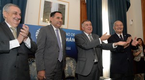 el vice gobernardor tomo juramento lucho fernandez