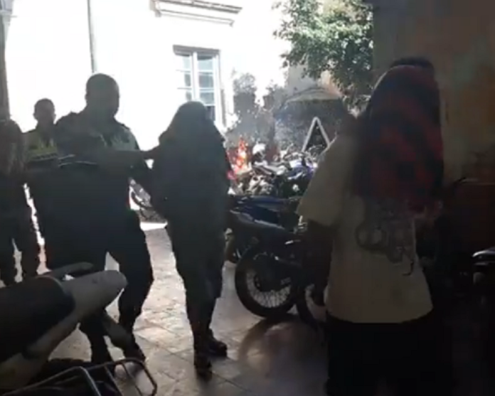 VIDEO: el rápido accionar de la policía permitió la detención de cuatro hombres_5dcd963308402.png