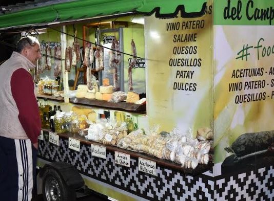 Feria gourmet en la plaza San Martín