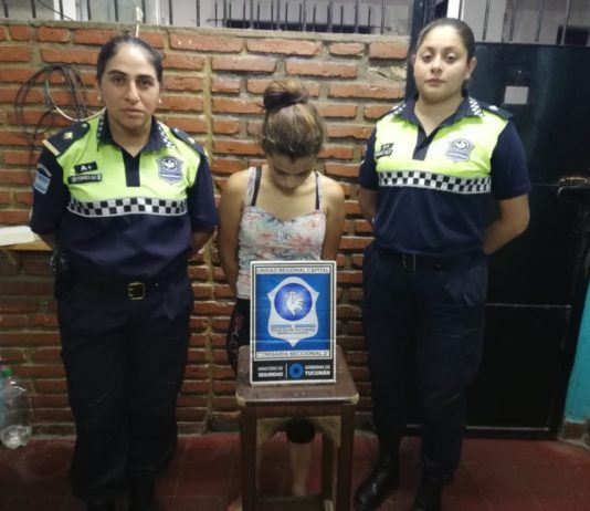 Fue filmada al robar un negocio y la aprehendieron cuando visitó a su novio detenido