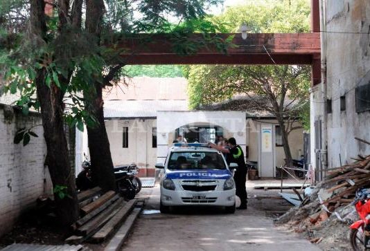 Detienen a un menor de 16 años por dispararle a una mujer