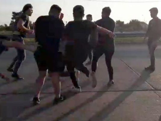 Video: así fue la golpiza de los rugbiers a un joven a la salida de un boliche