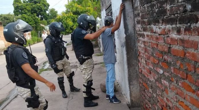 El fin de semana la Policía detuvo a 25 personas_5e4d77db8b2ec.jpeg