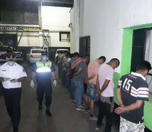 Durante la noche fueron aprehendidos 10 hombres que violaban la cuarentena